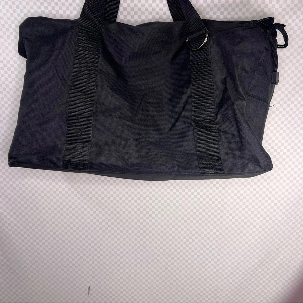 Jeppesen Flight Duffle Overnight Bag Pilot Aviation Black‎ 16x9x5 1/2” Dual Zip